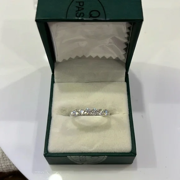 75. ❤️IMOLOVE 14K White Gold 6 Stone Moissanite Band Rings 0.7CT BRAND NEW - Picture 2 of 4